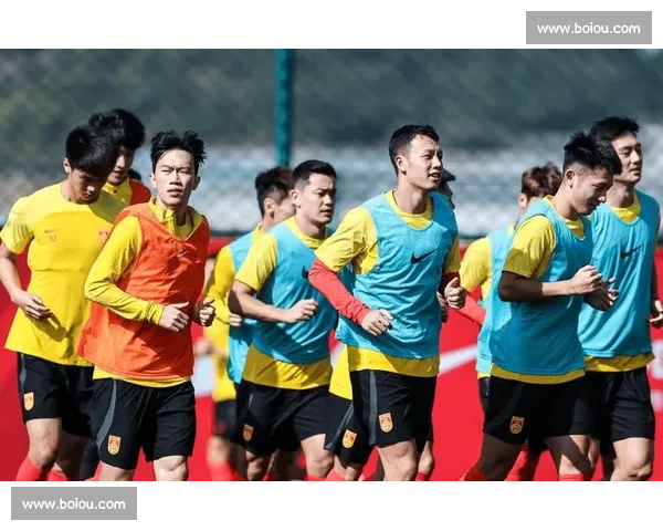 国足对阵乌兹别克全场回放关键瞬间与战术得失解析比赛走势球员表现评述