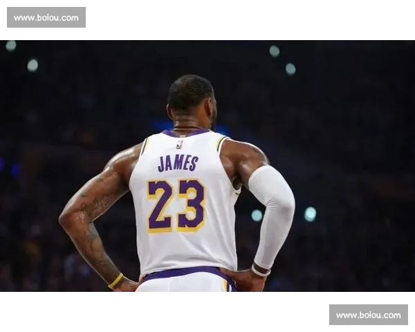 黄蜂对阵湖人直播聚焦詹姆斯领衔星光对决全程看点解析即时赛况前瞻